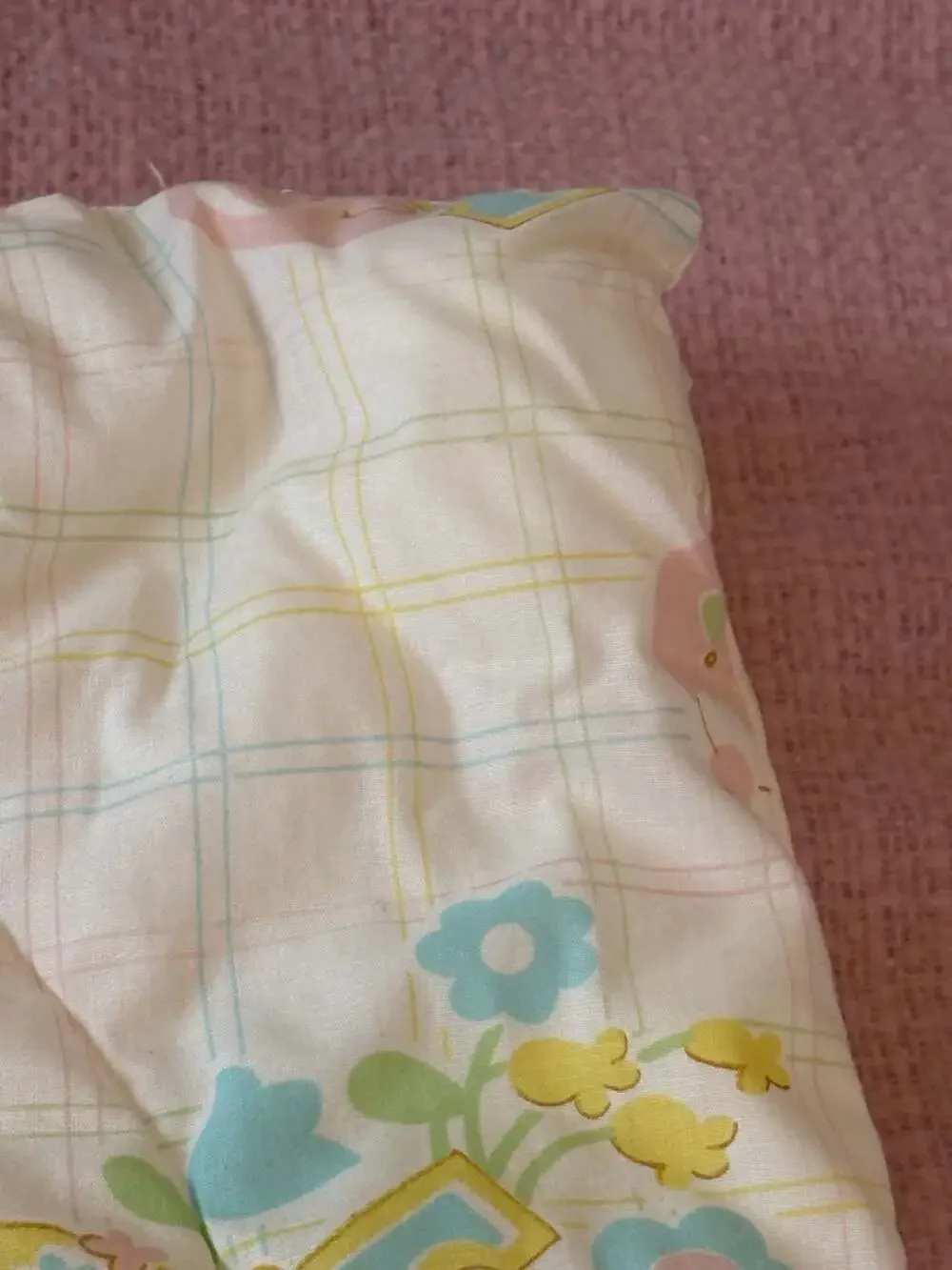 Vintage 1981 The Kendall Company Baby Sleeping Bag Quilted Comforter Pastel Alph